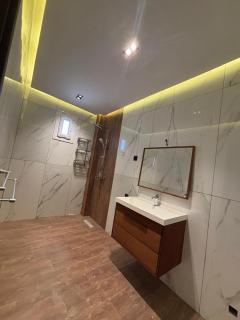 Alzuhra Guest House - 1