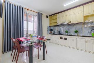 Central Garden 328D1 Building - 2