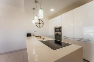 Modern Apt in Marsaskala | Near Seafront & Beaches - 8