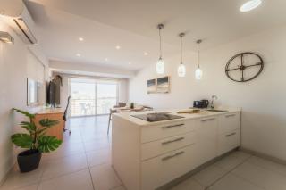 Modern Apt in Marsaskala | Near Seafront & Beaches - 3