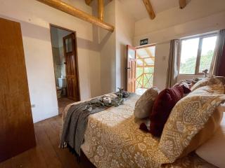 Casa Paqocha Urubamba - Hotel & Garden - Shared Kitchen & Hot Water - 8