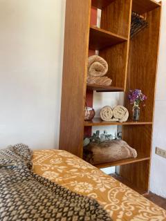 Casa Paqocha Urubamba - Hotel & Garden - Shared Kitchen & Hot Water - 3