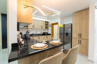 Modern 3BR! 9fl, King Bed! Sti!, - 9