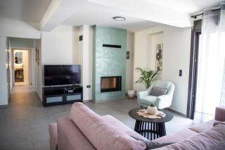 Ampotis Luxury Apartment - 9