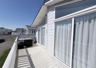 Luxury Lodge At Suffolk Sands Holiday Park Ref 45009Mv - 9