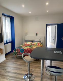 Appartement entier, 2 personnes, rez de chaussée, terrasse vue montagne, sur GR10 - 5