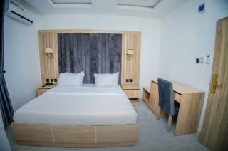 Serene Luxury Hotels & Apartments - 9