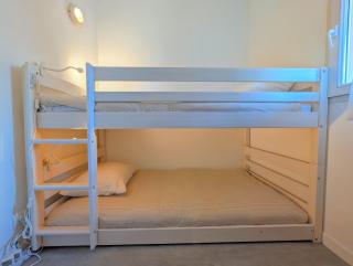 Rez-de-chaussée, parking gratuit, piscine chauffée - 7