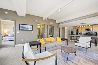 Sunlit 2BR Loft with In-Unit Laundry Downtown Detroit - 9