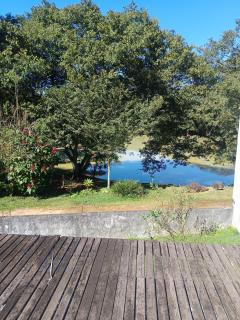 Casinha aconchegante à beira do lago - 1