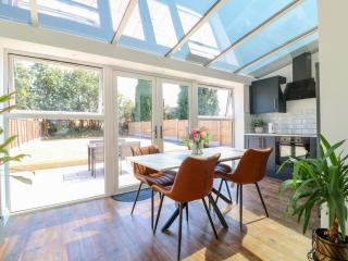 19 Berry Avenue - 4