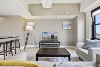 Urban Loft Living in Downtown Detroit & Gym - 3