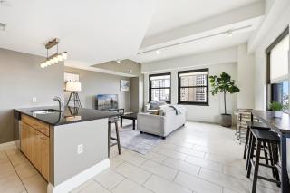 Urban Loft Living in Downtown Detroit & Gym - 4
