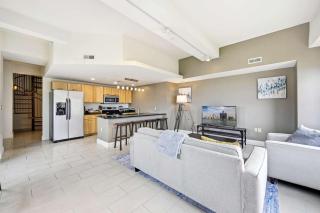 Urban Loft Living in Downtown Detroit & Gym - 5