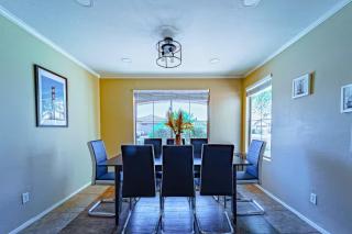 Spacious 4BR Retreat HTD POOL WiFi - Casa Grande - 2
