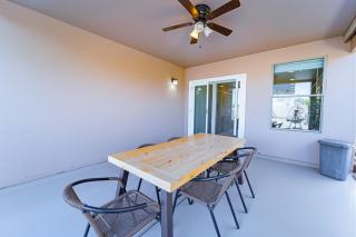 Spacious 4BR Retreat HTD POOL WiFi - 3