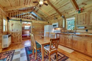 Near Trails, Lakes, Parks! Country Cabin - 7