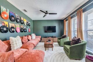 Rockstar Home - Jam Garage Theater & Music Room - 4