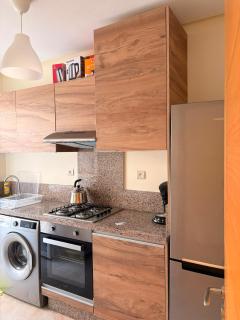 Bright and modern flat, with Pool & Free Parking - 3