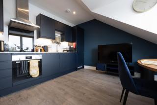 The Golden Harbour | Luxury Apartment - 2