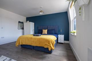 The Golden Harbour | Luxury Apartment - 1