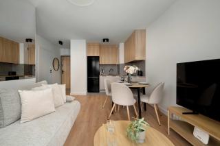 Nowoczesny Apartament z Tarasem i Parkingiem by Noclegi Renters - 4