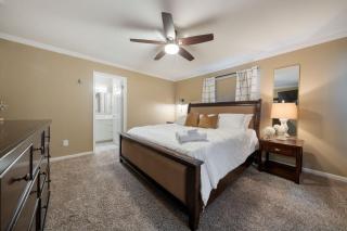 Spacious 3BR Retreat in Austin Pool Access - 9