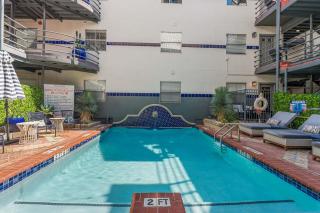 Spacious 3BR Retreat in Austin Pool Access - 2