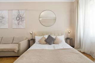 2-BR Apartment - 10min to Metro U6 - Central - 0