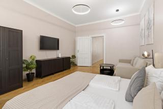 2-BR Apartment - 10min to Metro U6 - Central - 7
