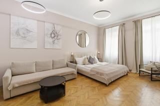 2-BR Apartment - 10min to Metro U6 - Central - 9