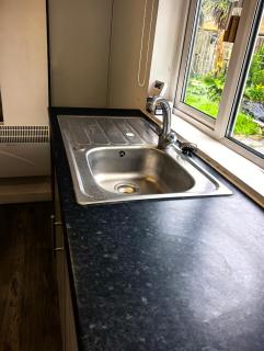 AA Private Single Room with Ensuite and Workspace - 3
