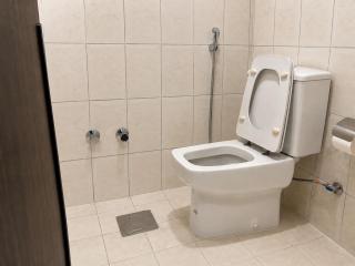 شقة عائلية واسعة تتسع حتى 7 ضيوف دخول ذاتي Spacious Family Apartment Sleeps up to 7 Self Check-in - 5