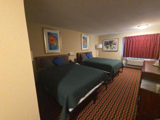 Chesaning INN & Suites - 3
