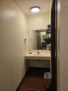 Chesaning INN & Suites - 1