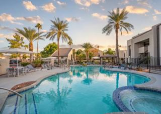 Walk to Old Town Gym Pool WD Pkg Balcony - 3