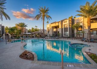 Walk to Old Town Gym Pool WD Pkg Balcony - 5