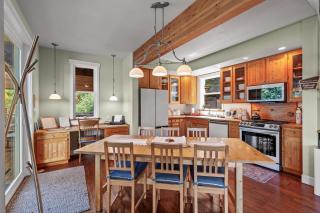 Echo Bay Lodge in Harrison, ID - 3