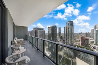 Modern 2BR at Natiivo - High Floor - Rooftop Pool - Downtown - 8