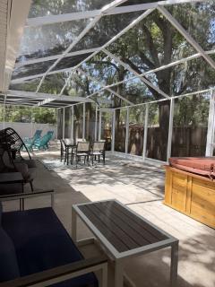 Spacious Boho Retreat Heated Pool-HotTub-Huge Yard - 8