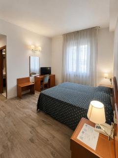 Hotel Italia - 4