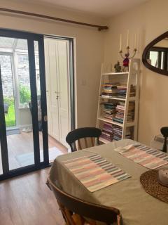 2 Bed Retreat by Lake, Hotel and Golf Course - 1
