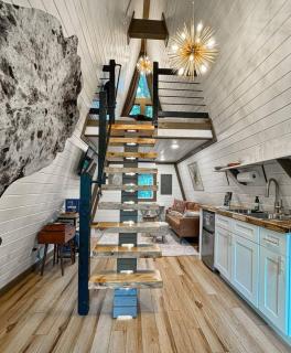 Wolf Pup- A Frame- Hillside Tiny Cottage Wi-Fi - 7