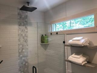 Red River Gorge Wolf Den Luxury Cabin Hottub Wi-Fi - 3