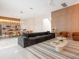 11BR Brand-New Home with Themed Rooms and Cinema - 11127 - 7