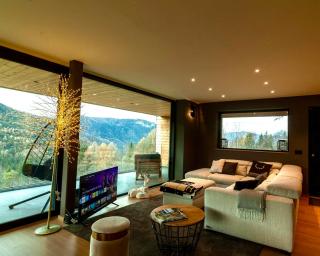 Glam Haus - 9