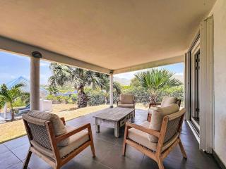 Villa Sunrise Indigo – Spacious Retreat with Gorgeous Sea Views - 5