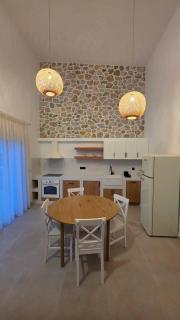 Fanes Breeze Lodges - Lodge Olive - 7