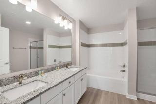 Modern 3B2b APT near Convention Center Universal D - 2
