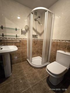Apartment with 3 bedrooms, 2 bathrooms, garage, and Wi-Fi - 1